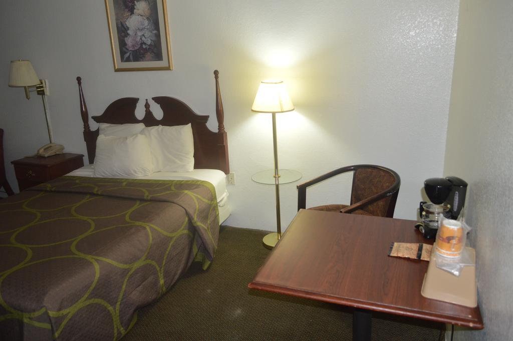 American Elite Inn Hazard Exterior photo
